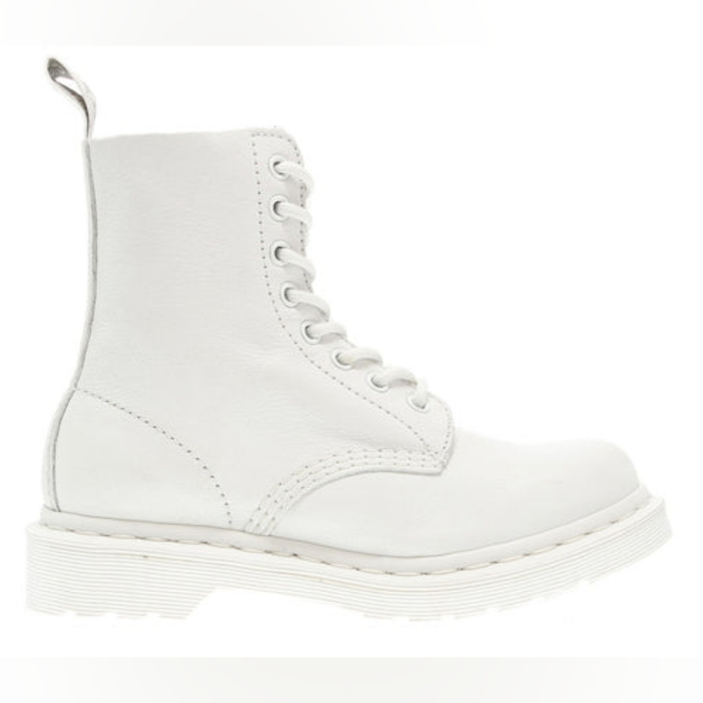Dr. Martens 1460 Pascal white boots size 10 BNWB (no lid)
